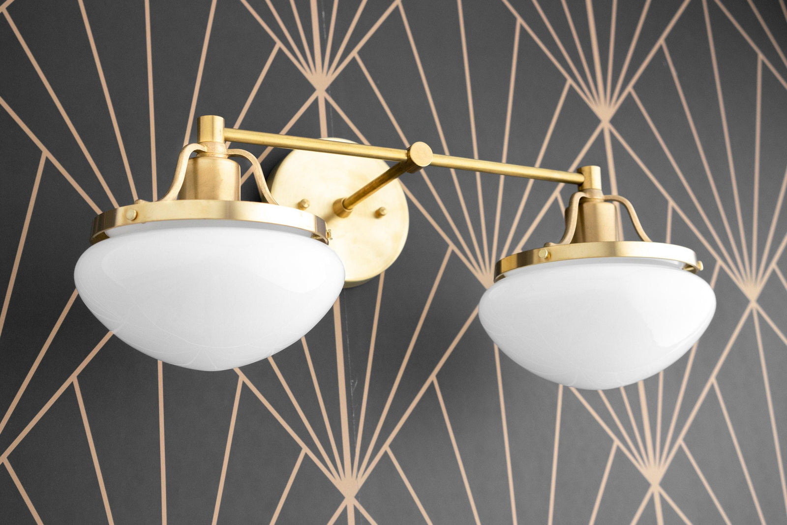 VANITY LIGHT MODEL NO. 2447