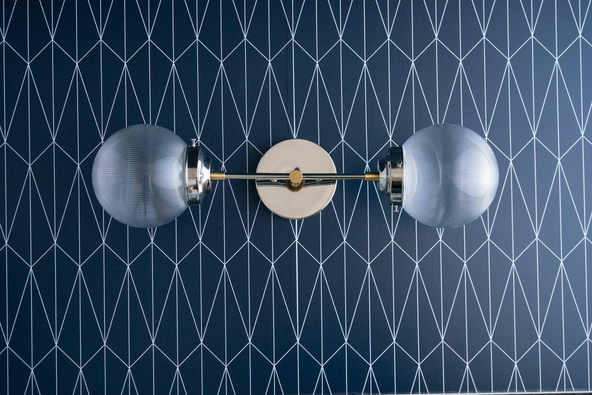 VANITY LIGHT MODEL NO. 2610