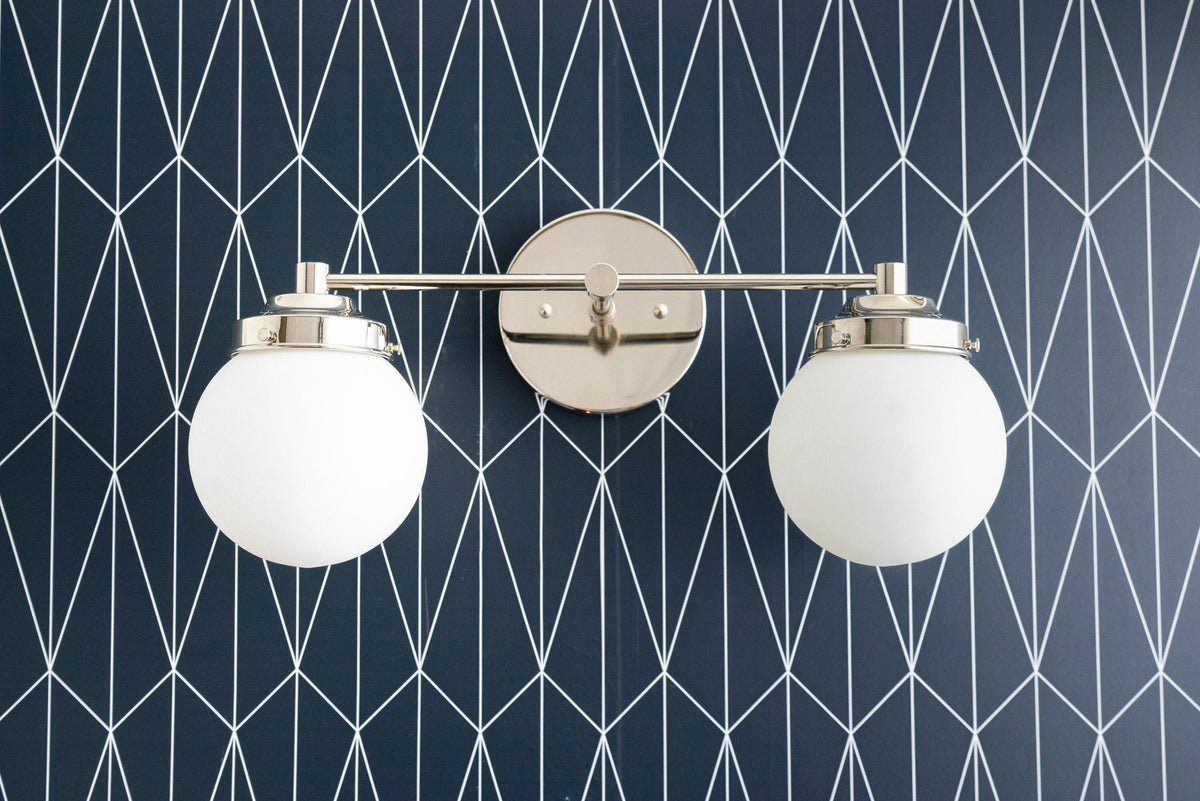 VANITY LIGHT MODEL NO. 2424