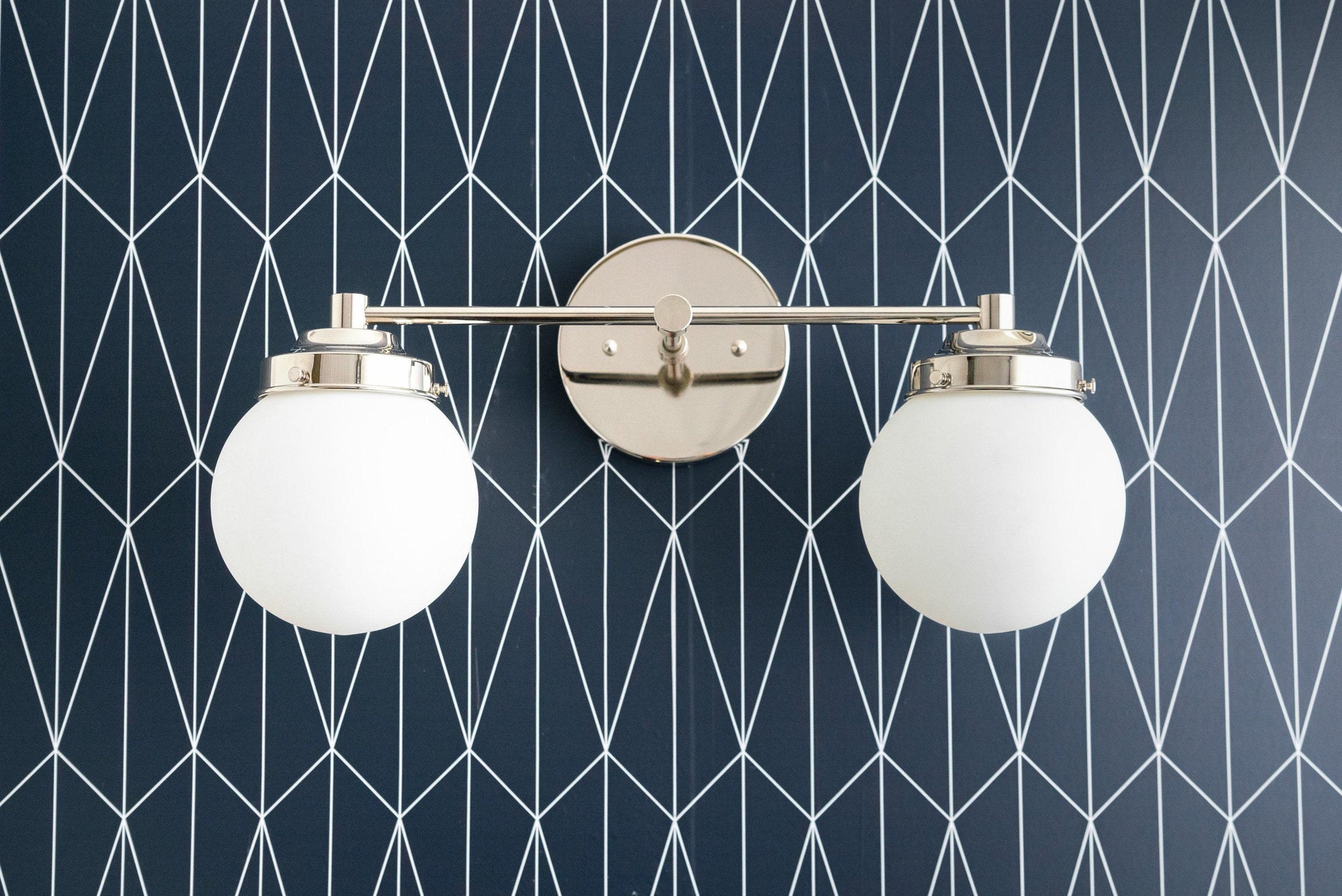 VANITY LIGHT MODEL NO. 2424