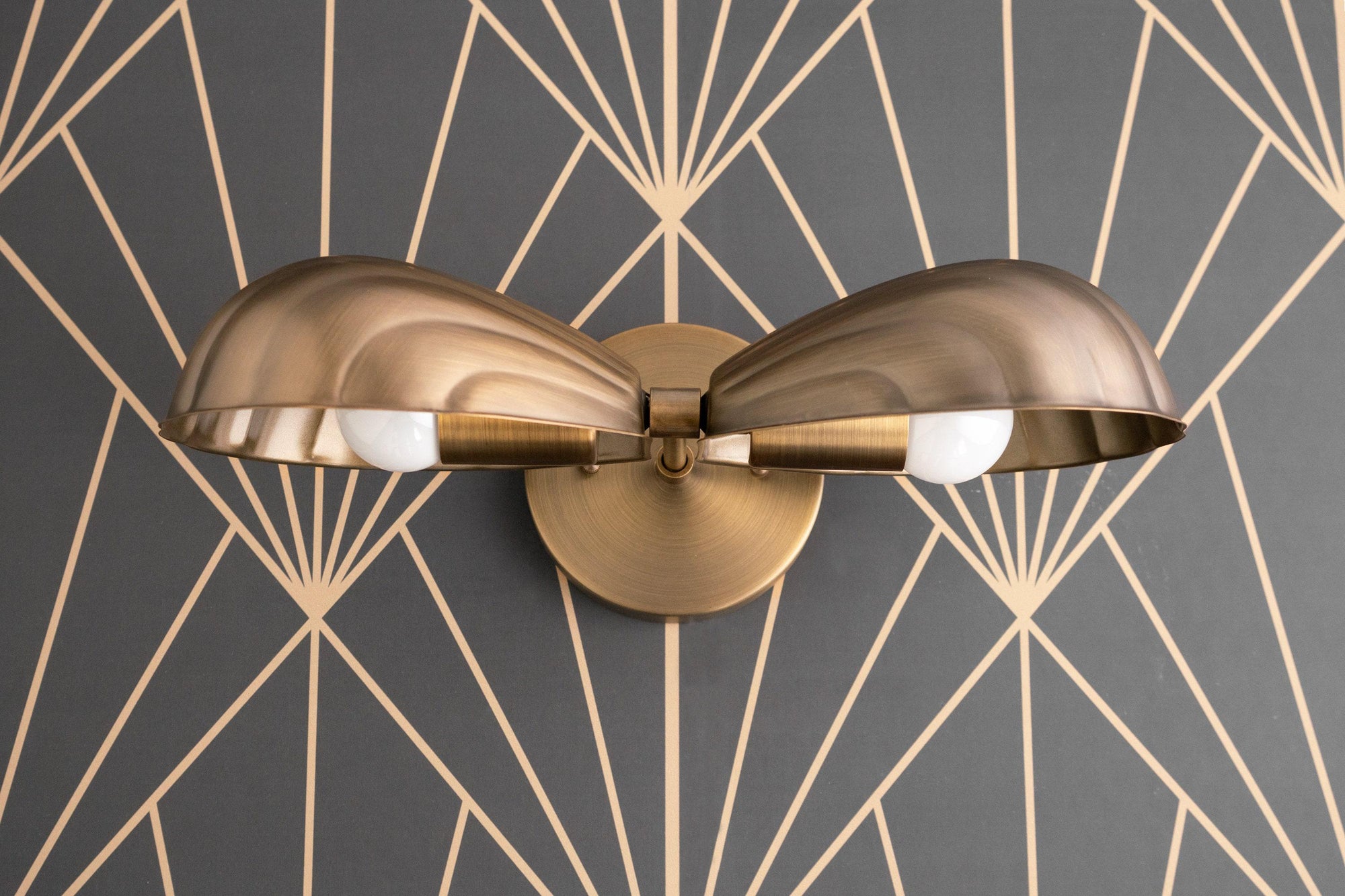 VANITY LIGHT MODEL NO. 0212