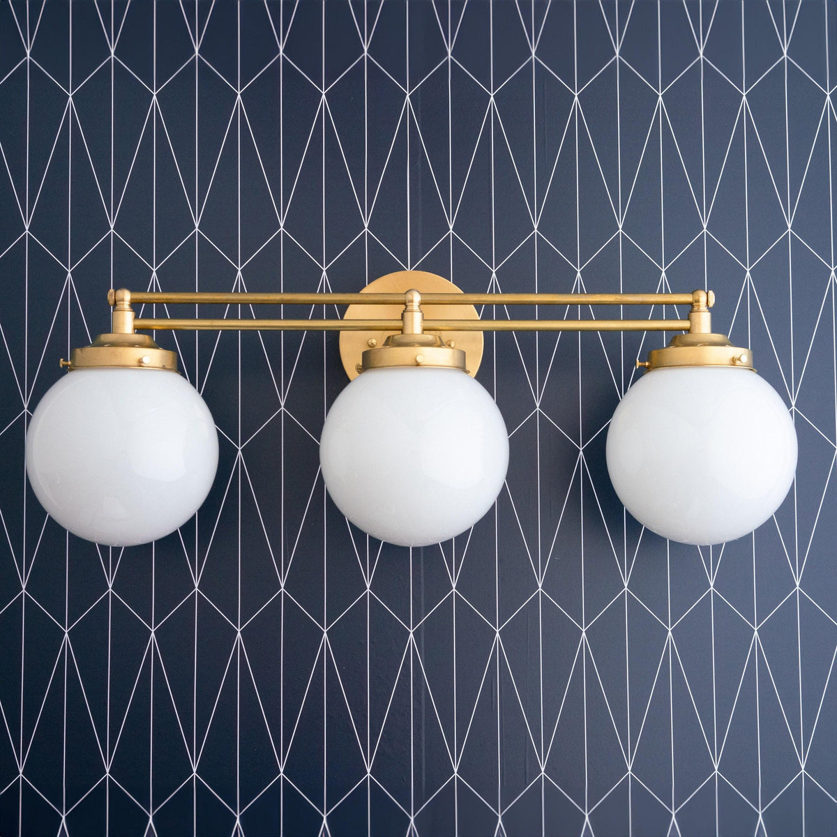 VANITY LIGHT MODEL NO. 2406