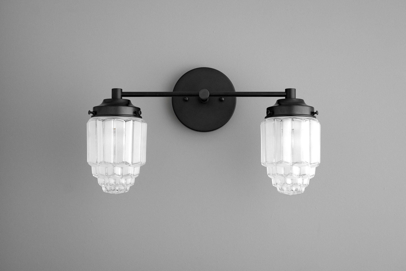 VANITY LIGHT MODEL NO. 9777