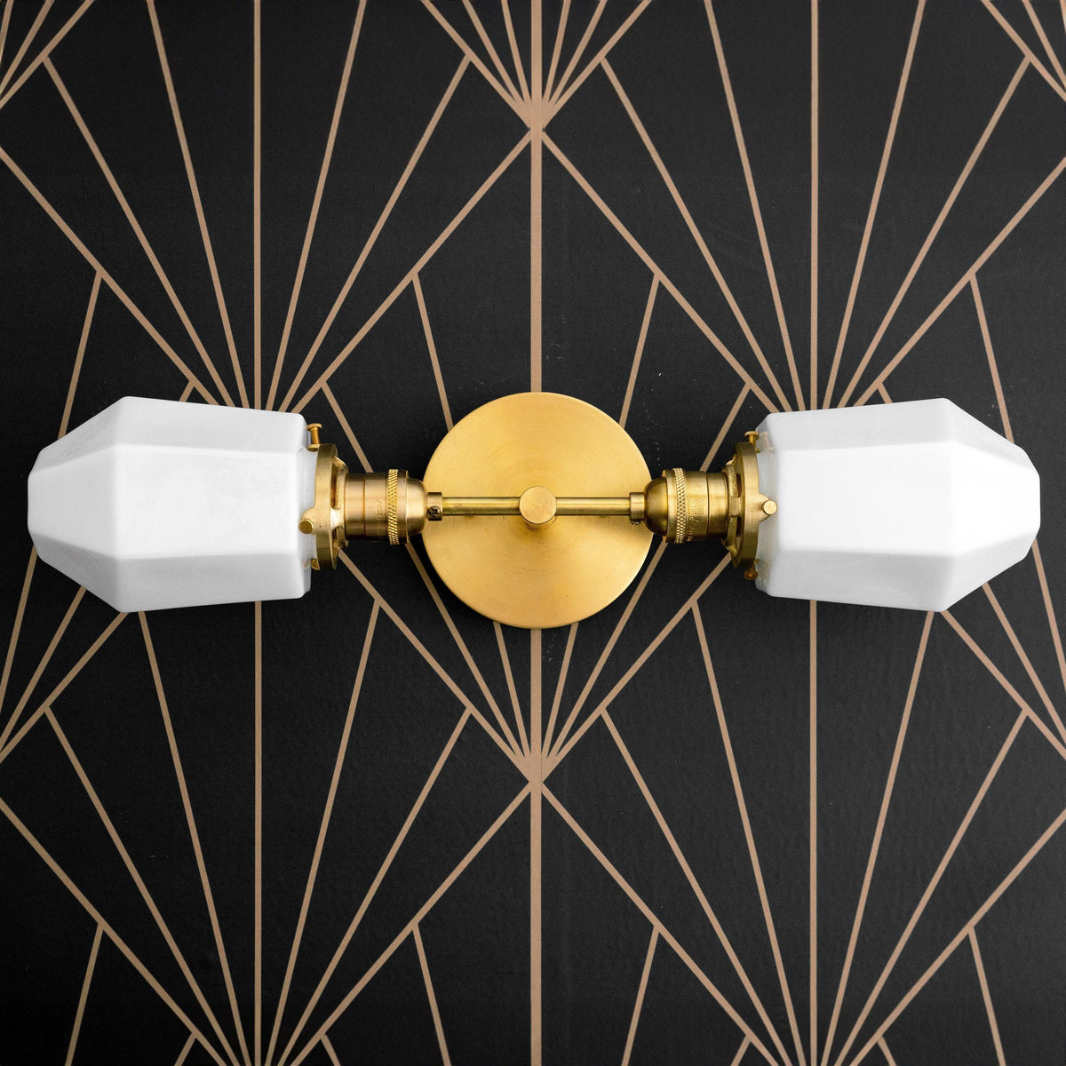 VANITY LIGHT MODEL NO. 6679