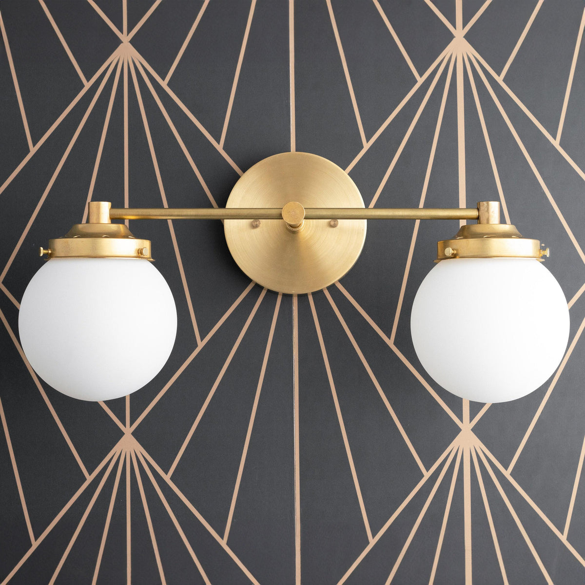 VANITY LIGHT MODEL NO. 2424