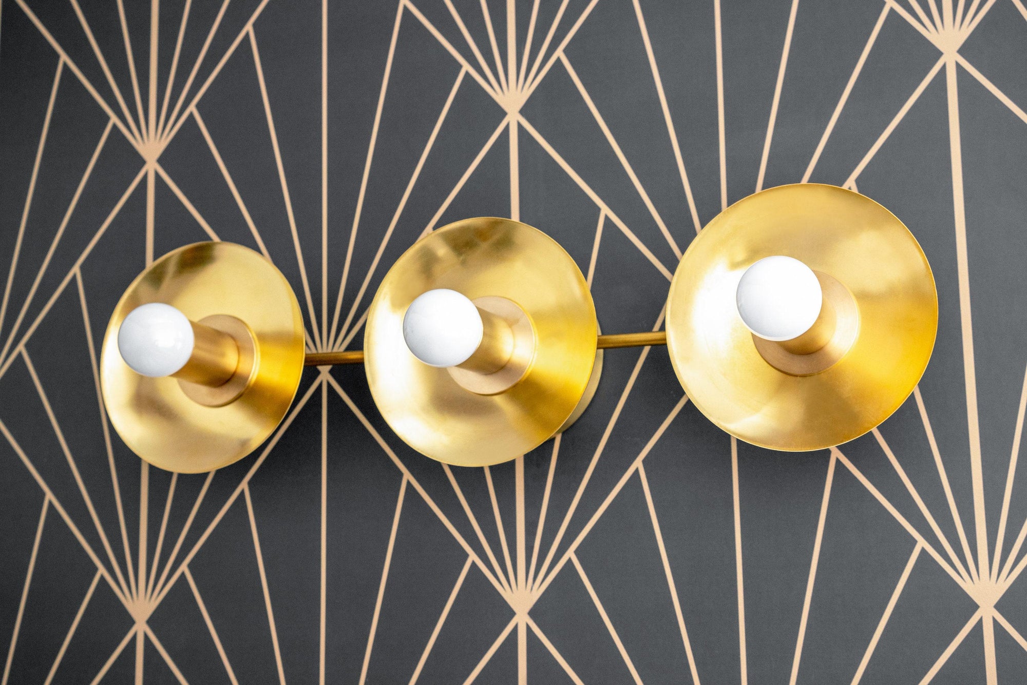 VANITY LIGHT MODEL NO. 2681