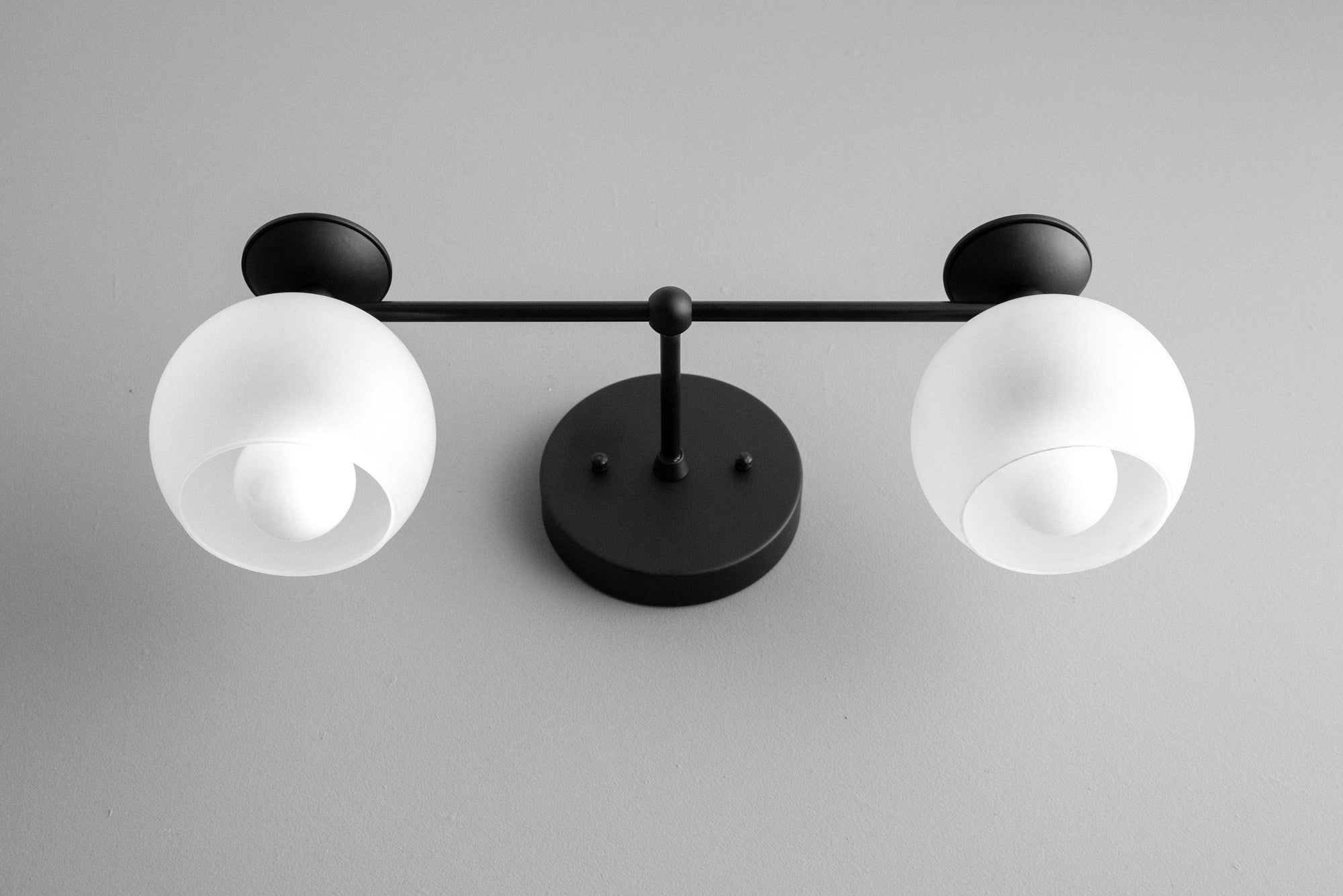 VANITY LIGHT MODEL NO. 8497