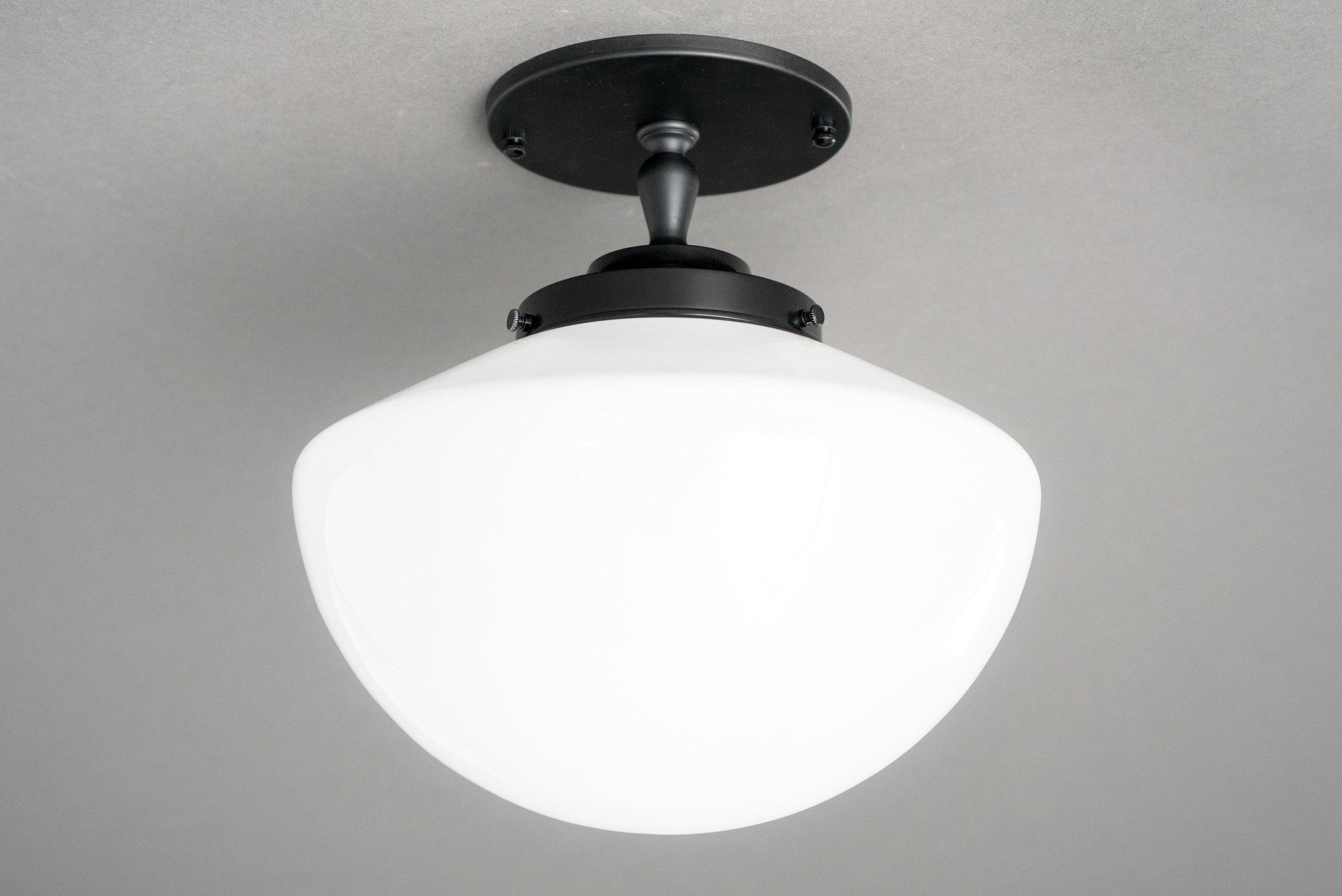 CEILING LIGHT MODEL NO. 7084