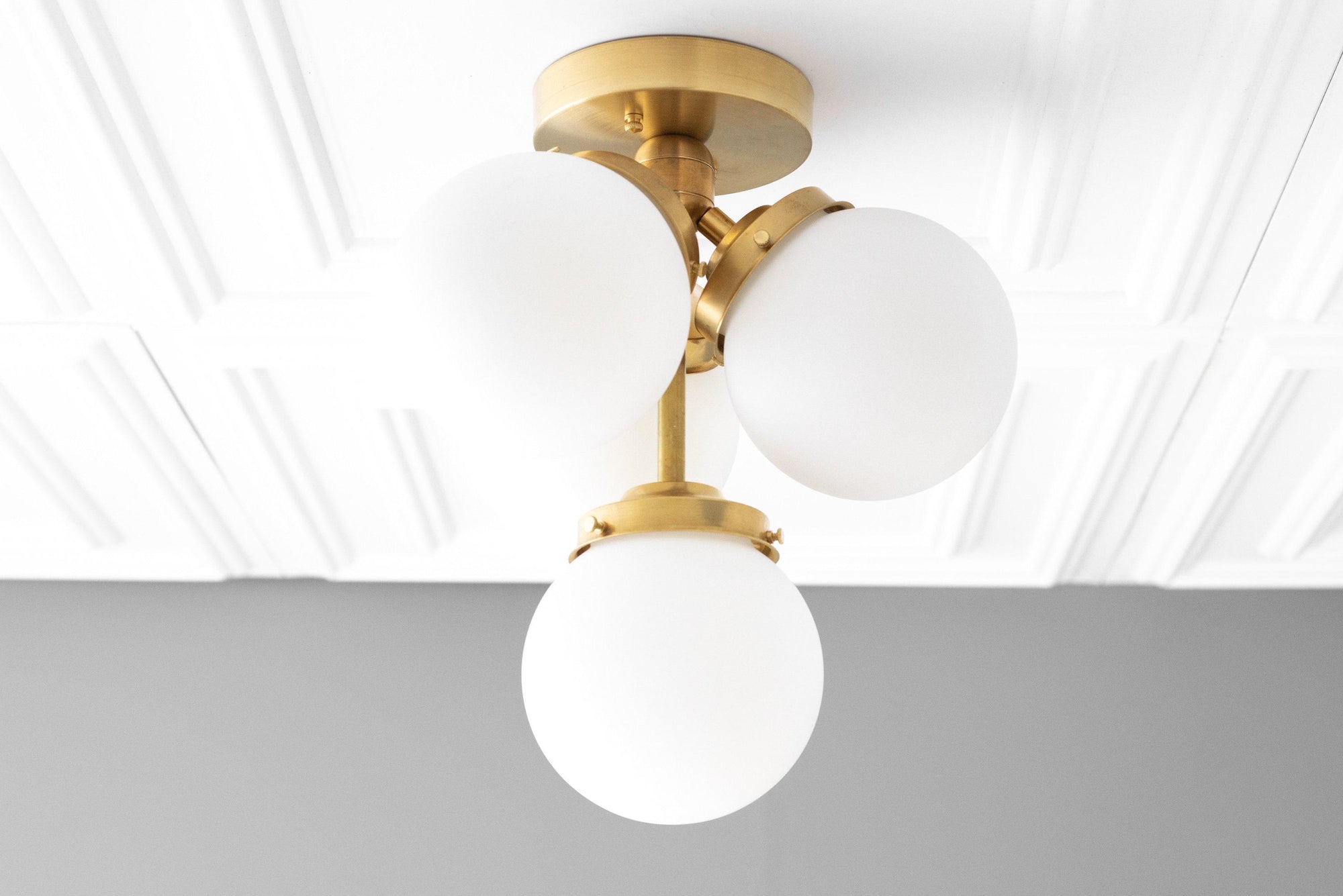 CEILING LIGHT MODEL NO. 6641