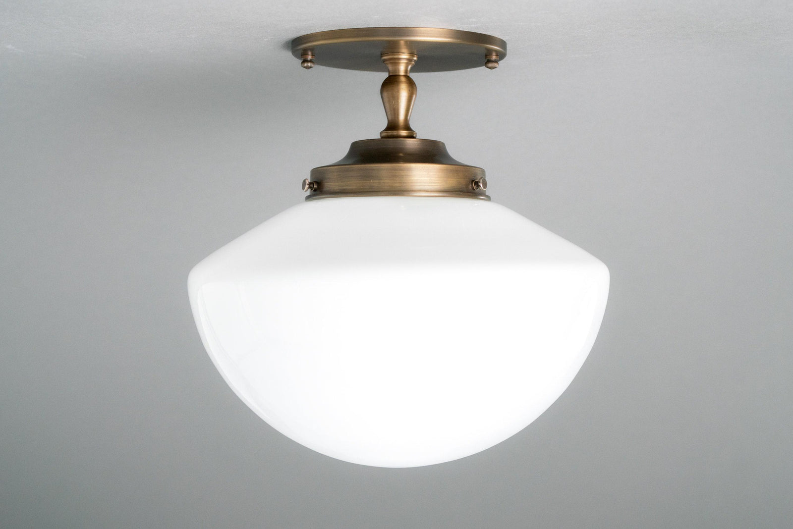 CEILING LIGHT MODEL NO. 7084