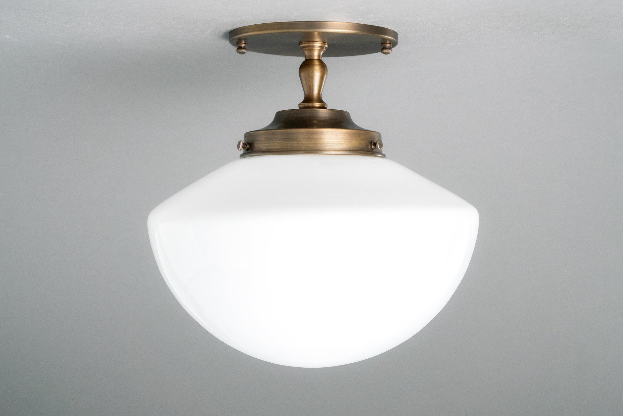 CEILING LIGHT MODEL NO. 7084