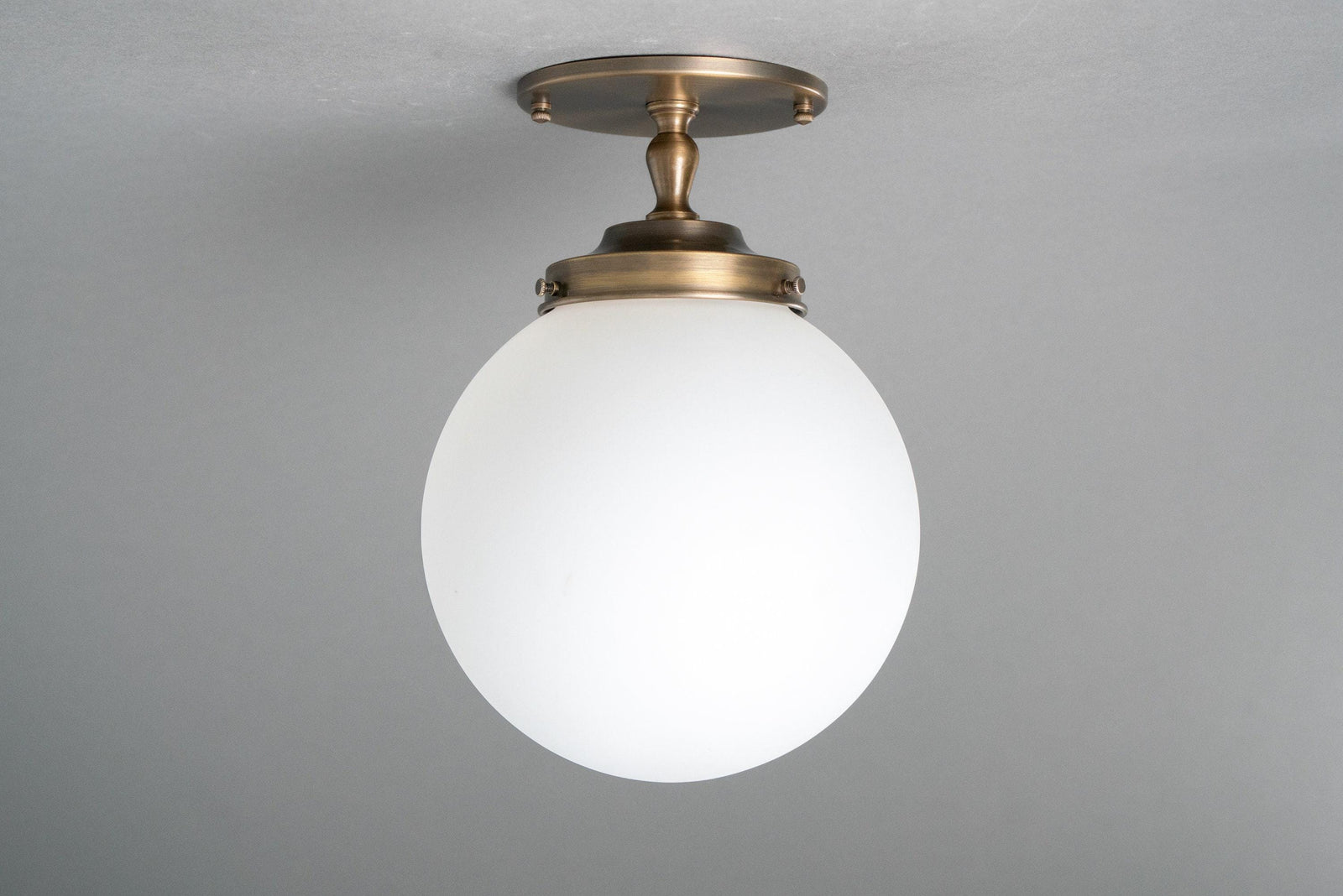 CEILING LIGHT MODEL NO. 9046
