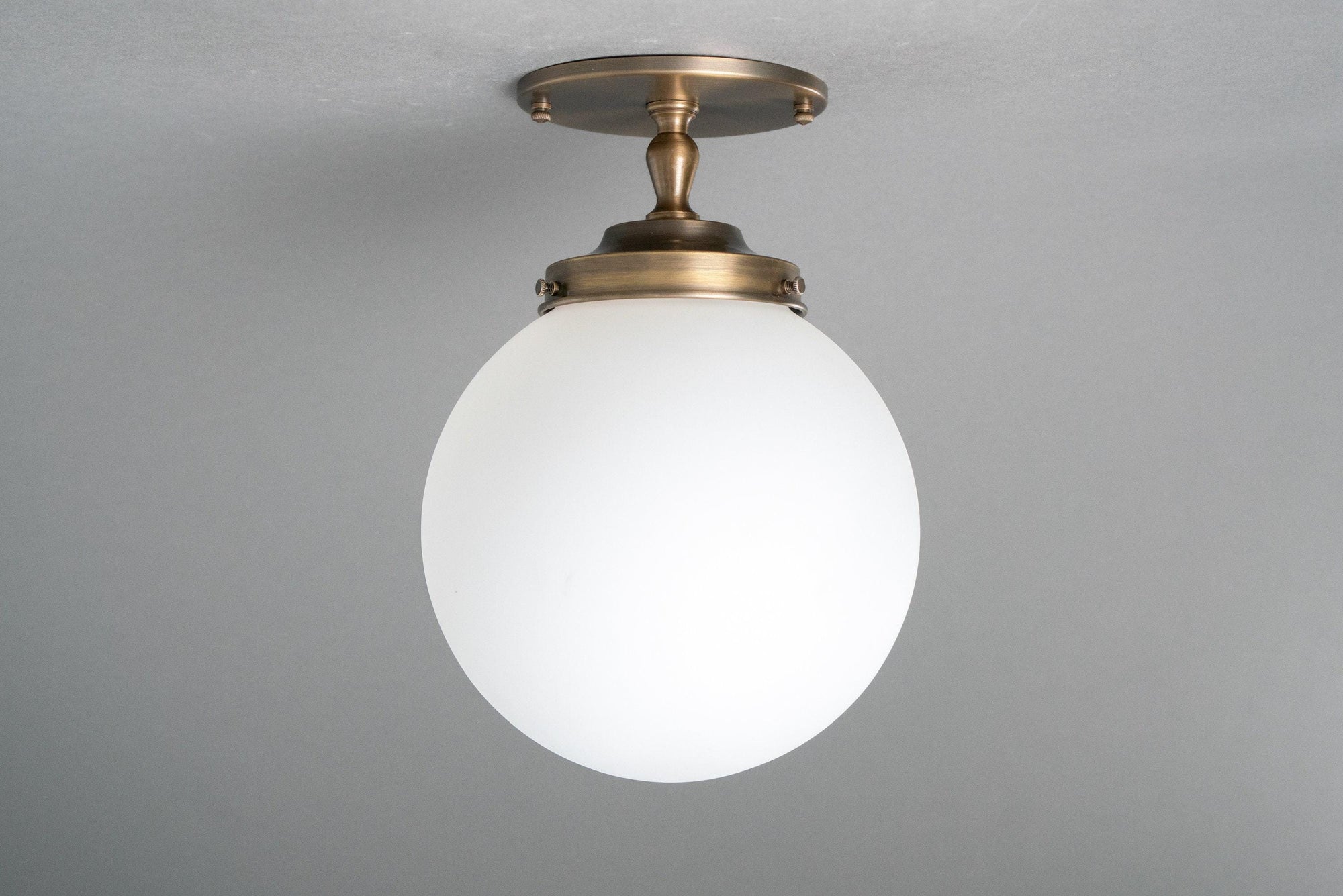 CEILING LIGHT MODEL NO. 9046
