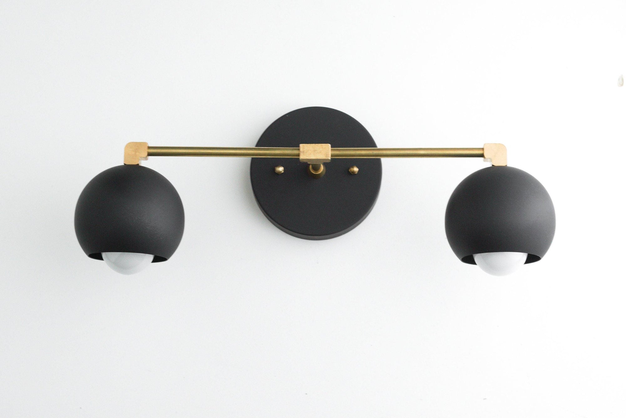 VANITY LIGHT MODEL NO. 5469