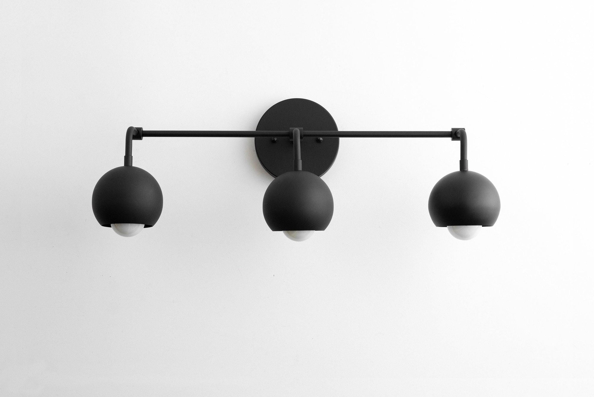 VANITY LIGHT MODEL NO. 0252