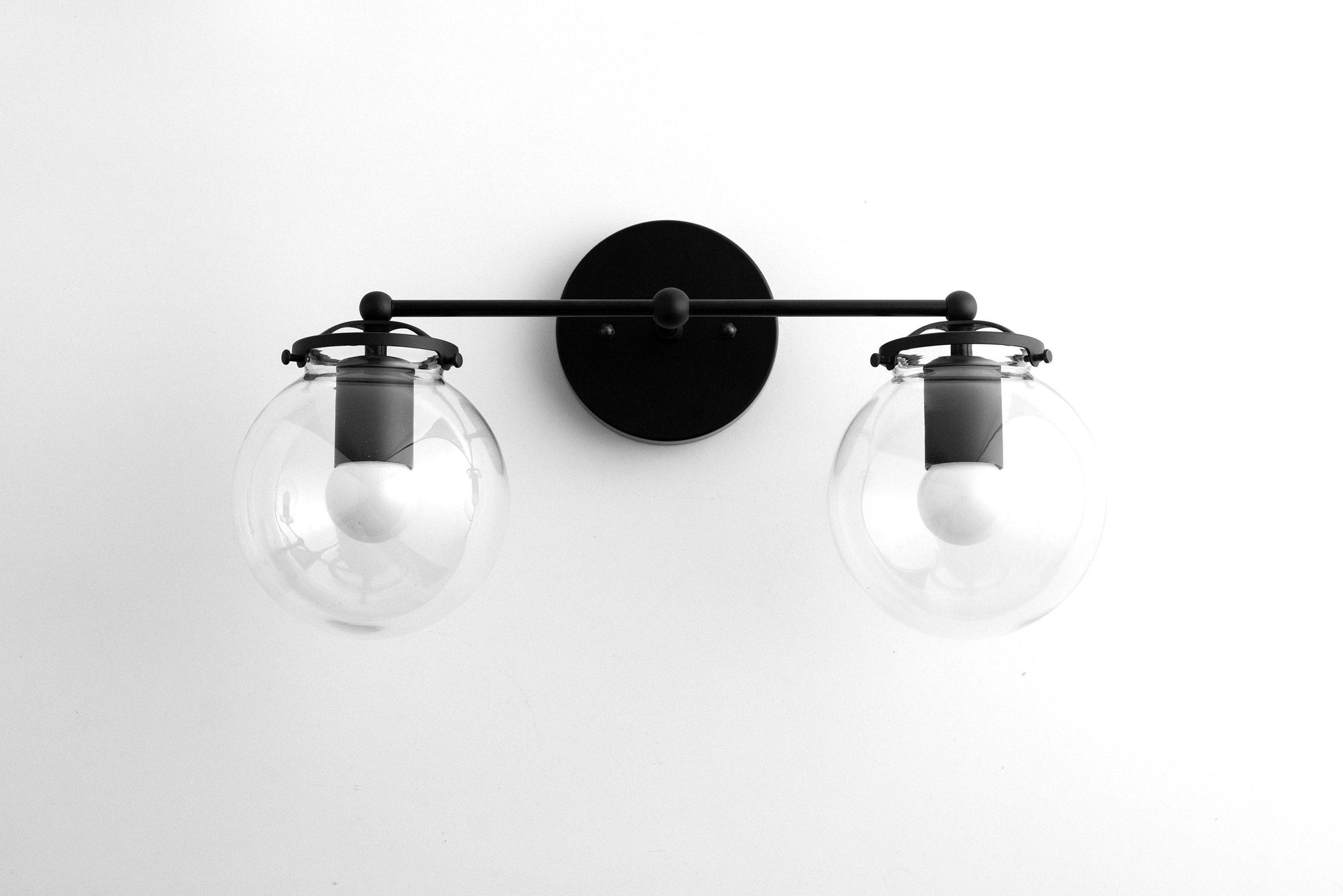 VANITY LIGHT MODEL NO. 0584