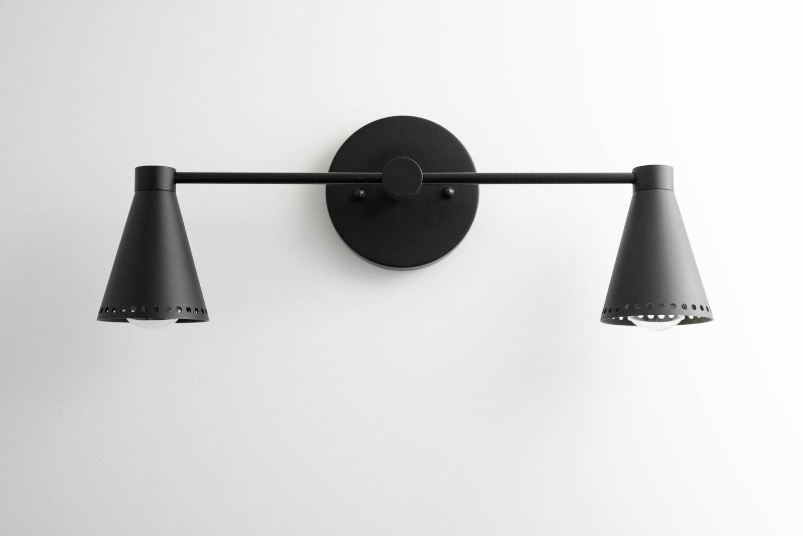 VANITY LIGHT MODEL NO. 6749