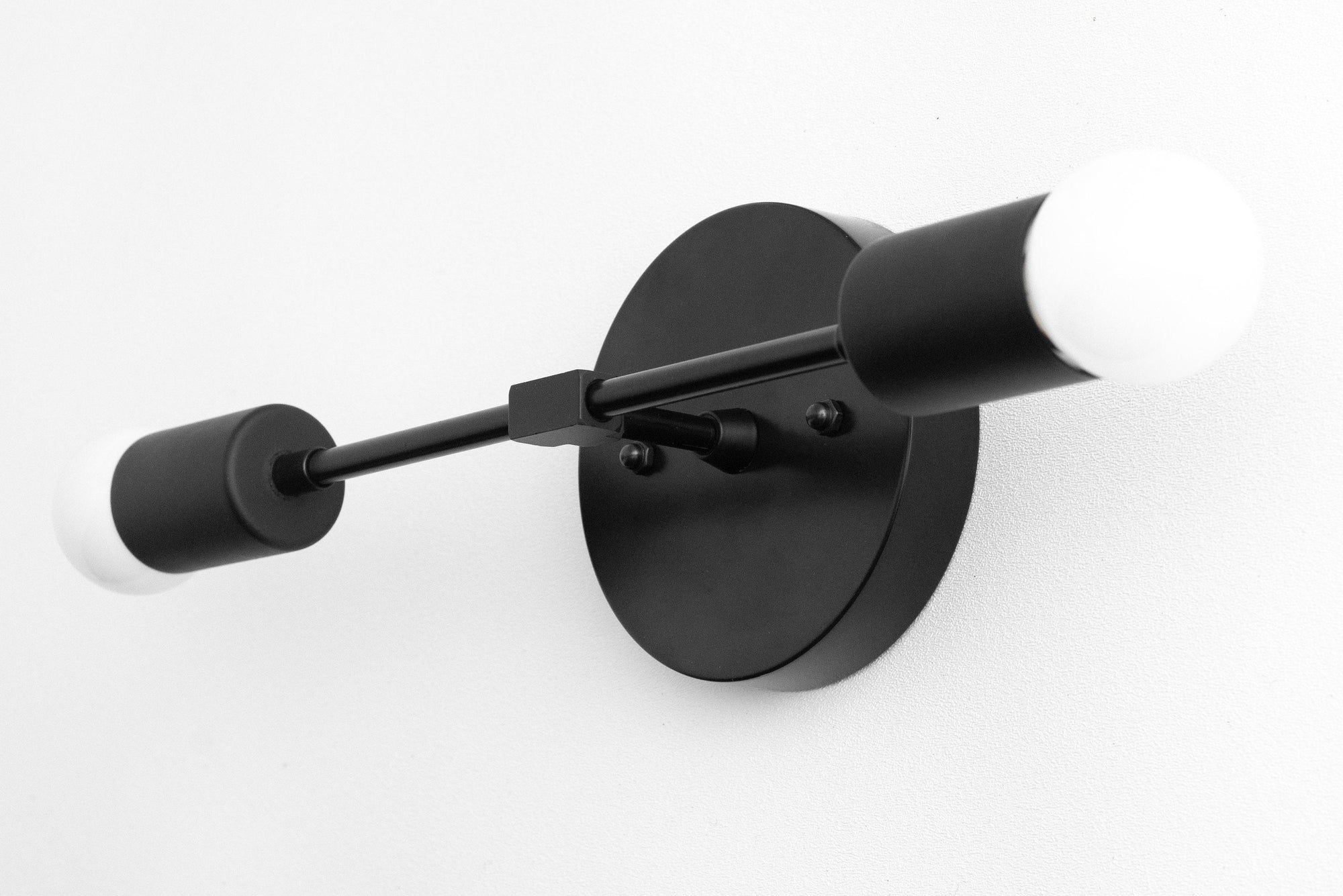 VANITY LIGHT MODEL NO. 5563