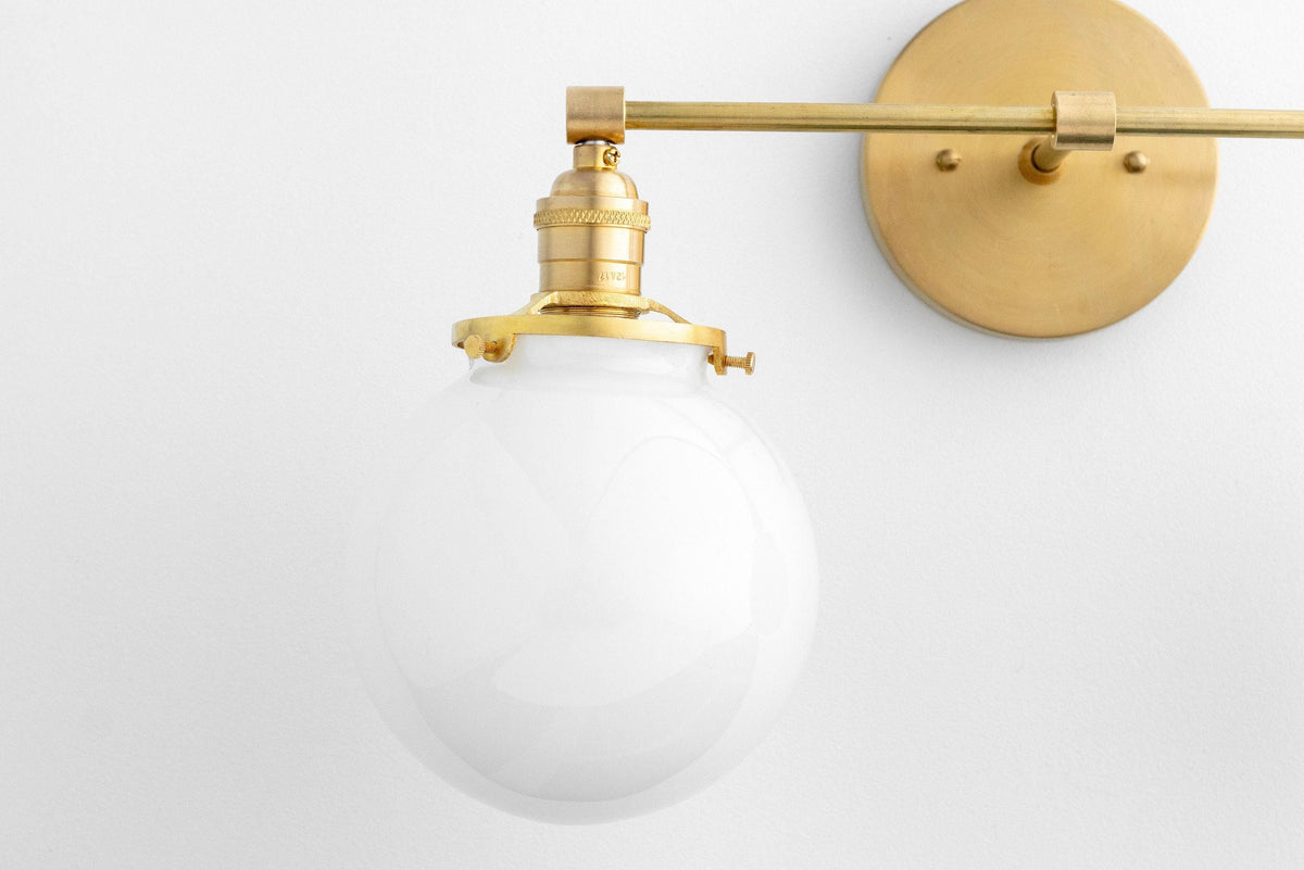 VANITY LIGHT MODEL NO. 8207