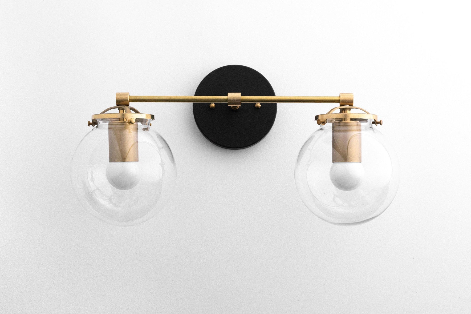 VANITY LIGHT MODEL NO. 0584