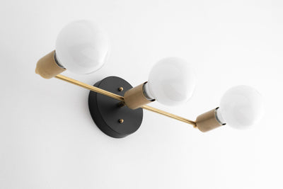 VANITY LIGHT MODEL NO. 0518