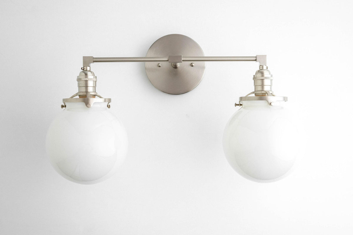 VANITY LIGHT MODEL NO. 8207
