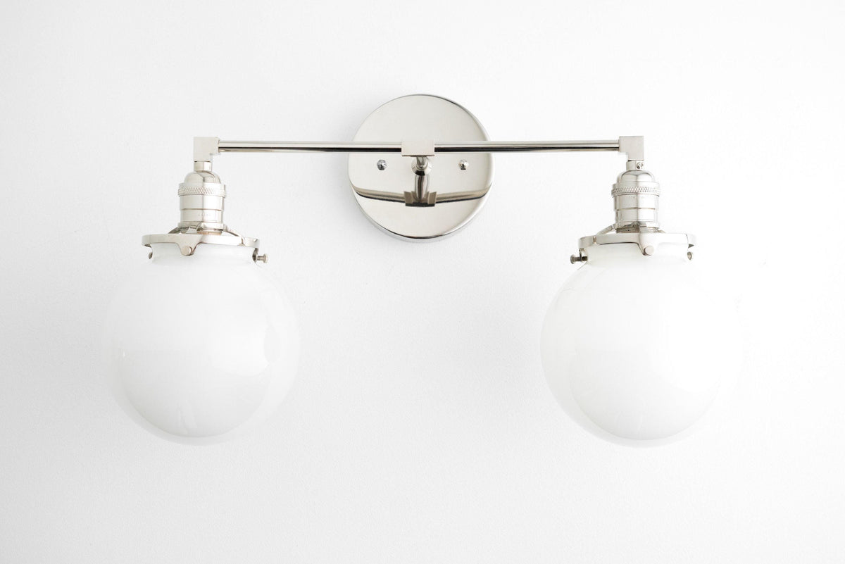 VANITY LIGHT MODEL NO. 8207