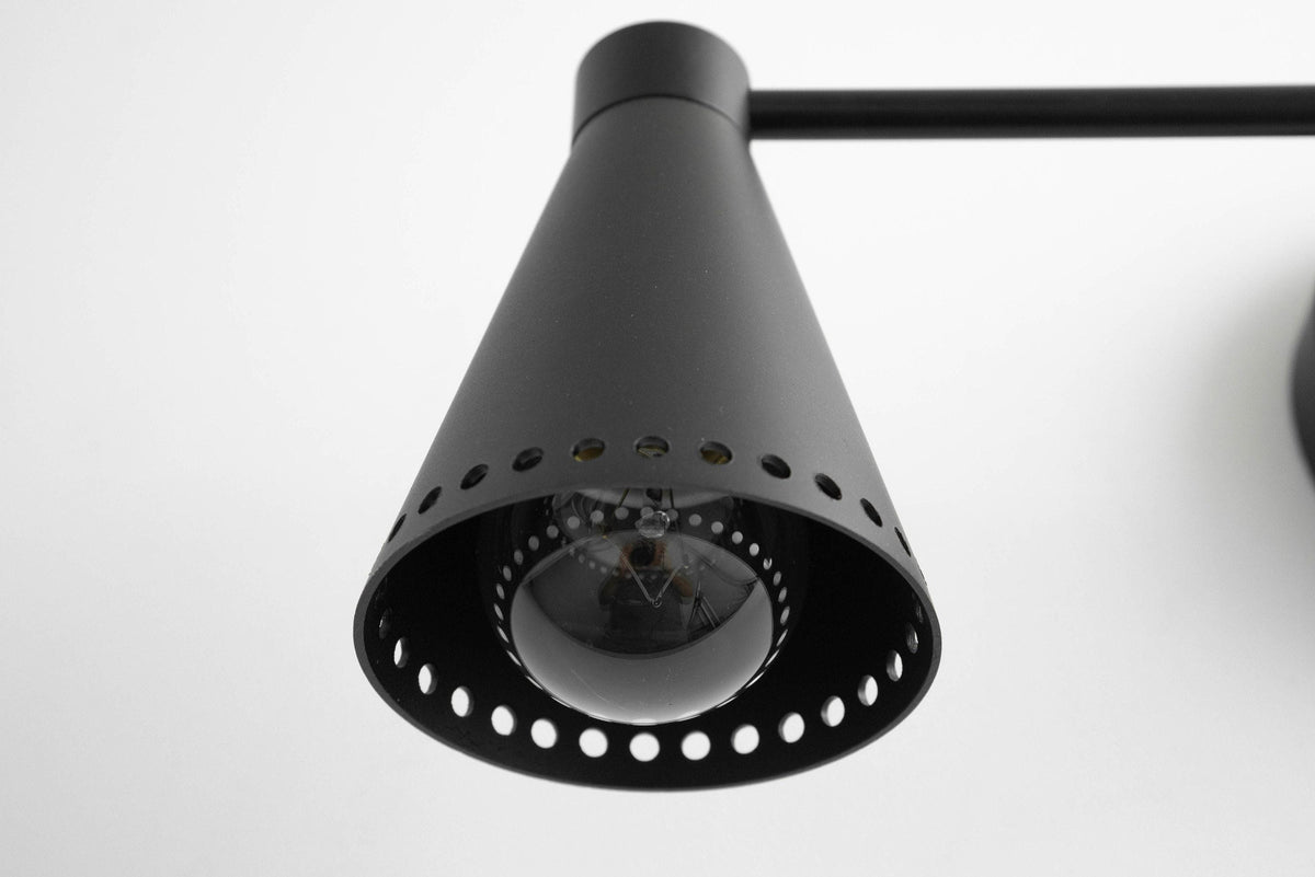 VANITY LIGHT MODEL NO. 6749