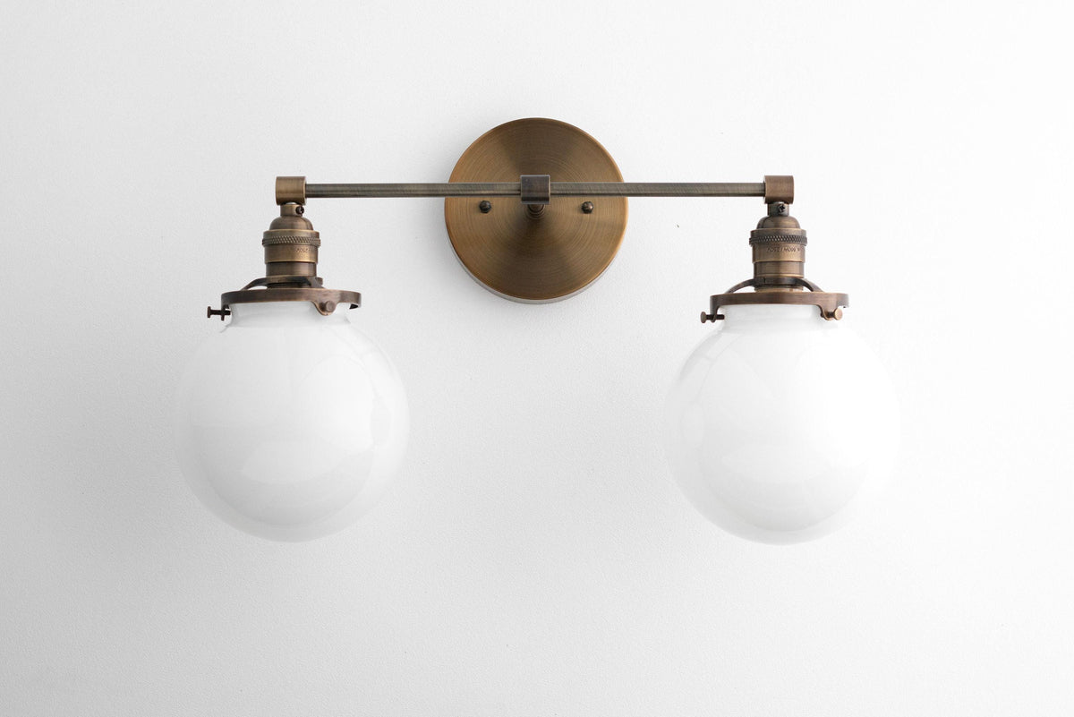 VANITY LIGHT MODEL NO. 8207