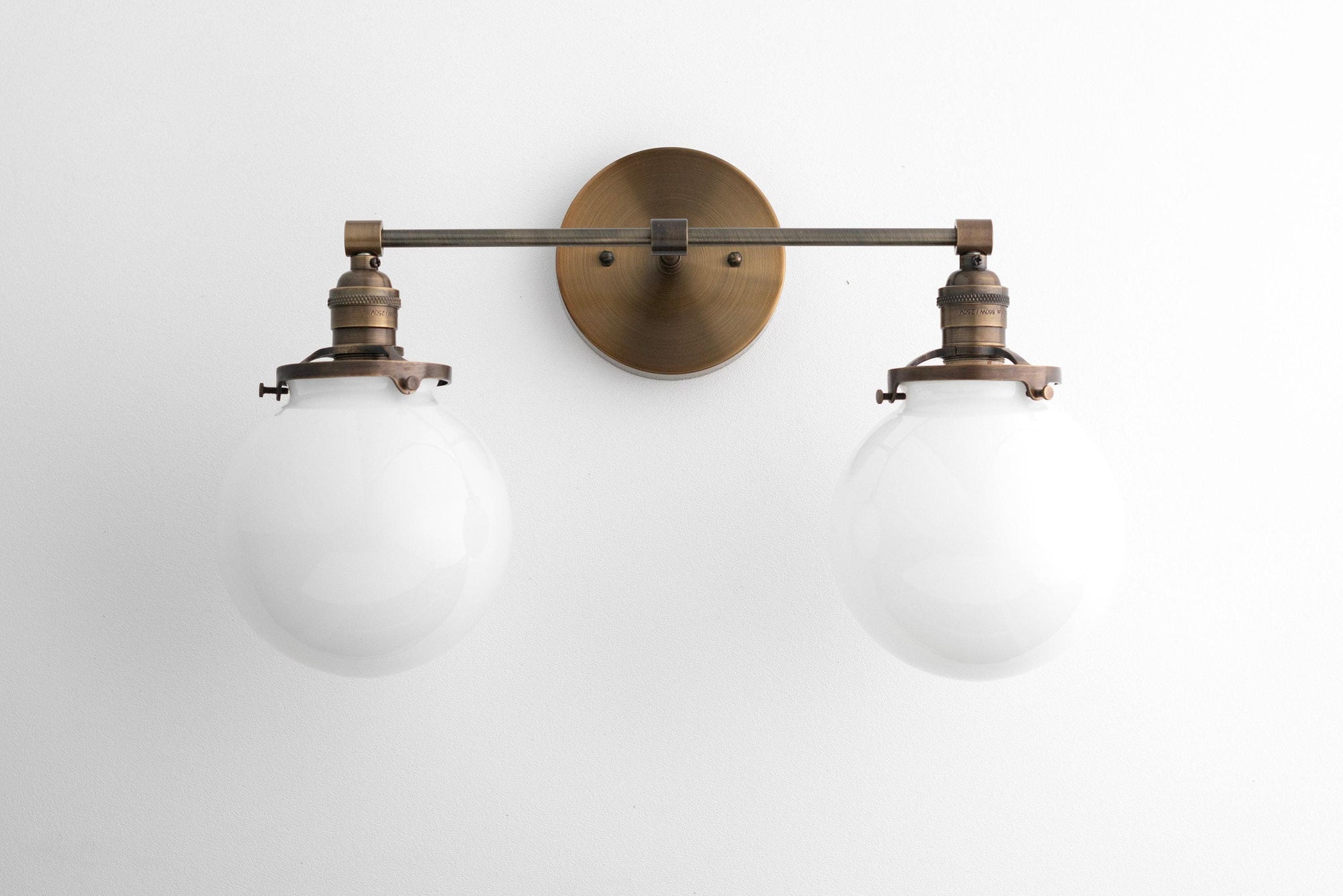 VANITY LIGHT MODEL NO. 8207