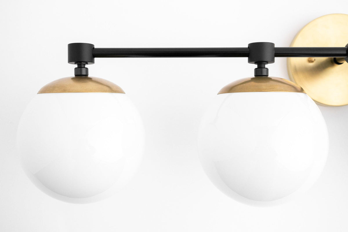 VANITY LIGHT MODEL NO. 7748