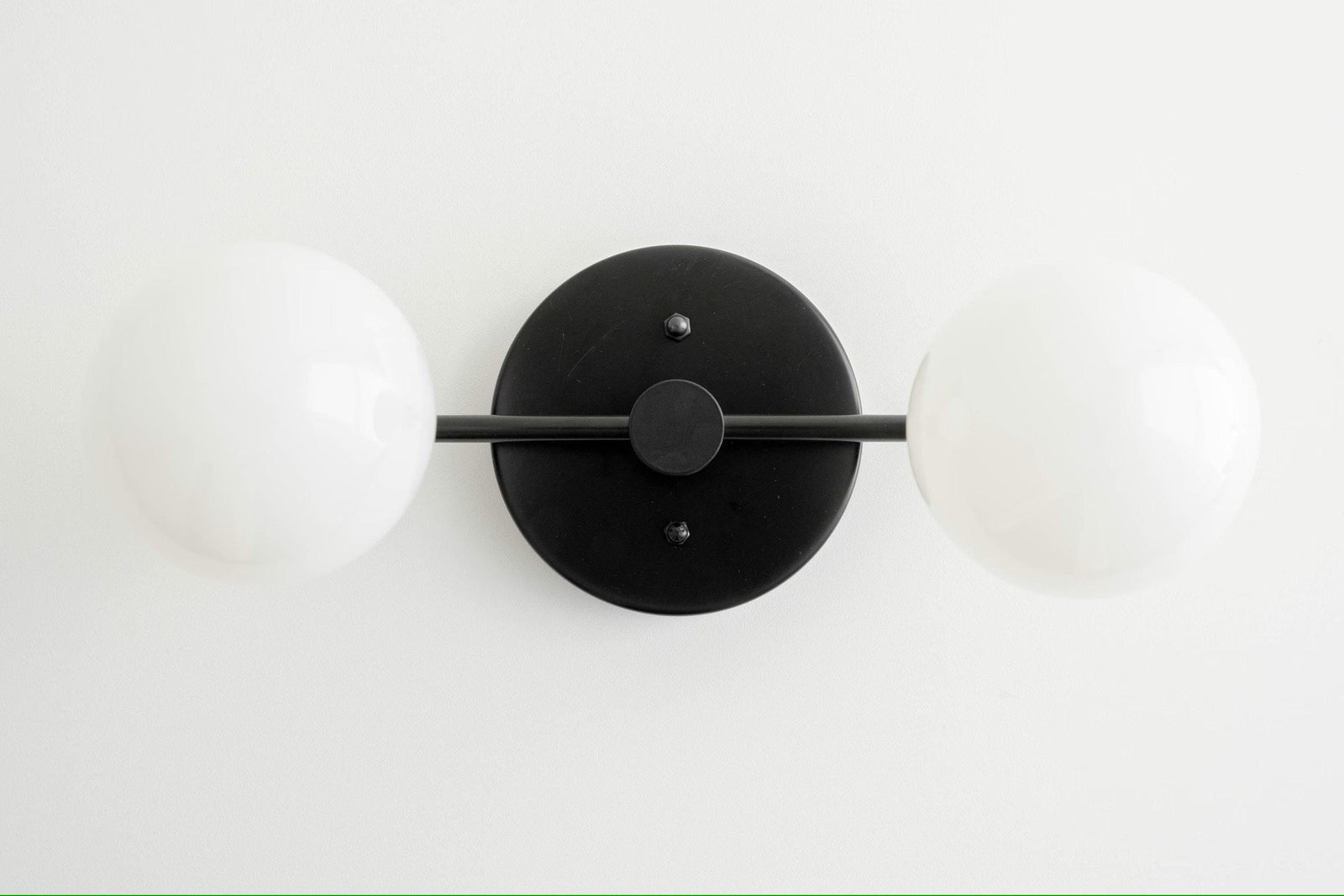VANITY LIGHT MODEL NO. 7826