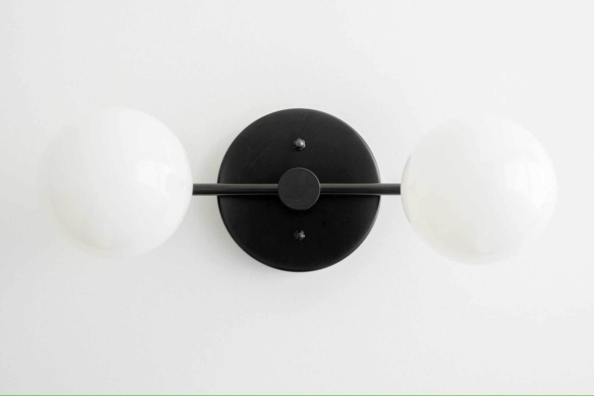 VANITY LIGHT MODEL NO. 7826