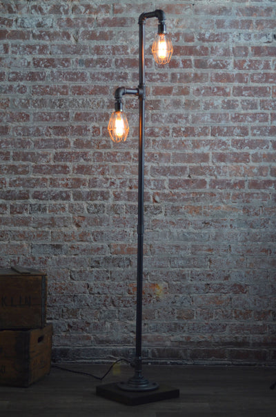 FLOOR LAMP MODEL No. 1046