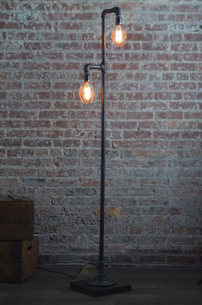 FLOOR LAMP MODEL No. 1046