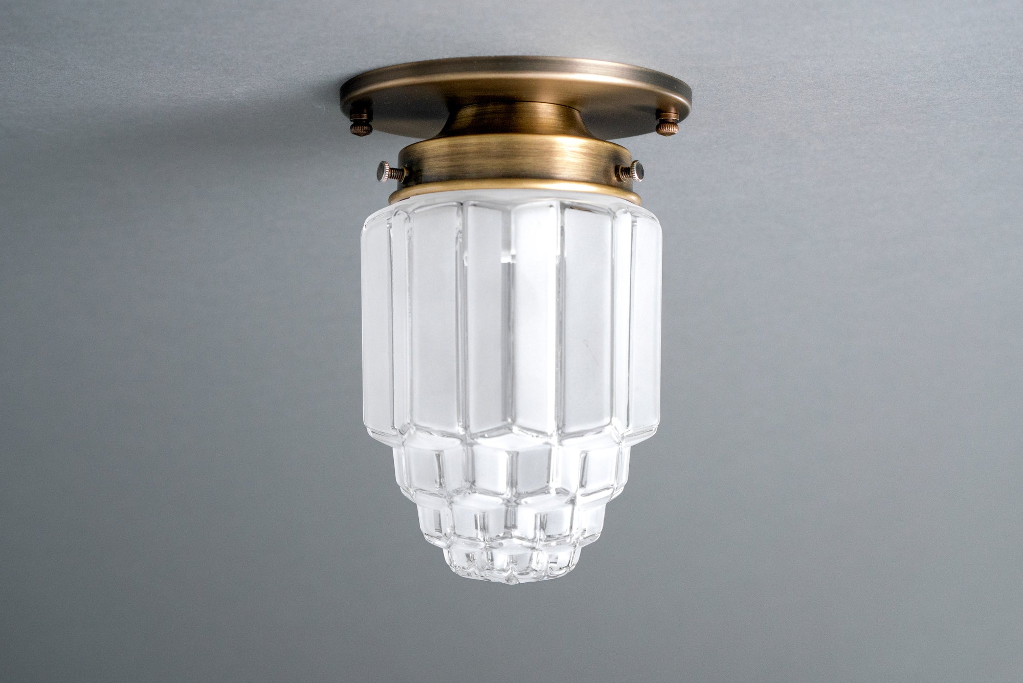 Ceiling Light Model No 8895 Peared